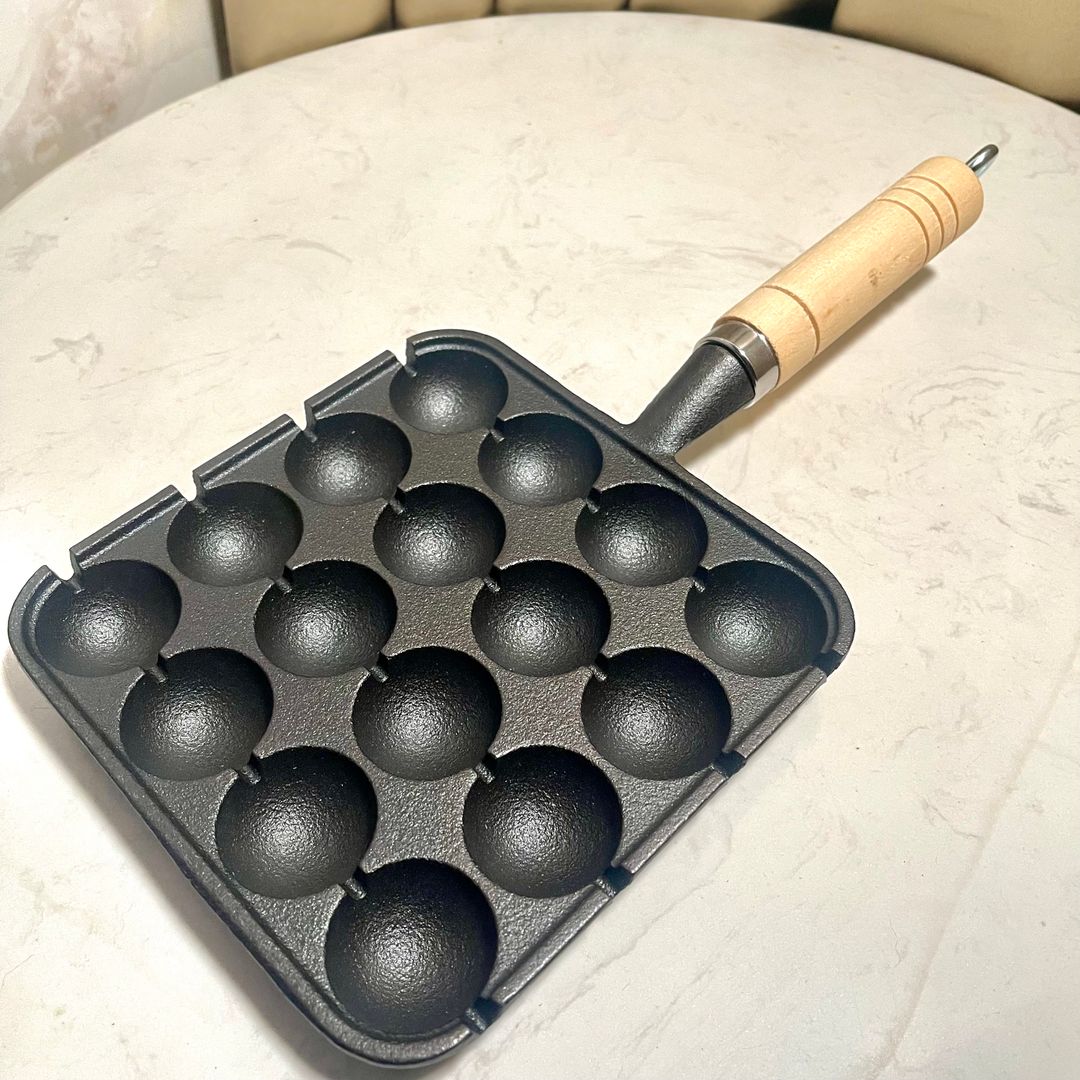 16-Hole Cast Iron Takoyaki Maker (K531)