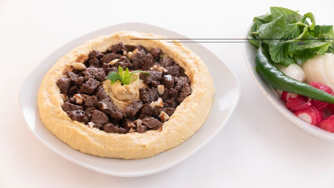 HOMMOS WITH MEAT