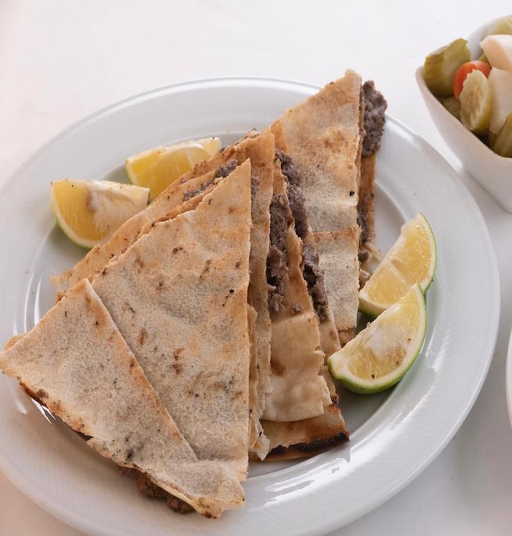 Arayes kafta chicken plate