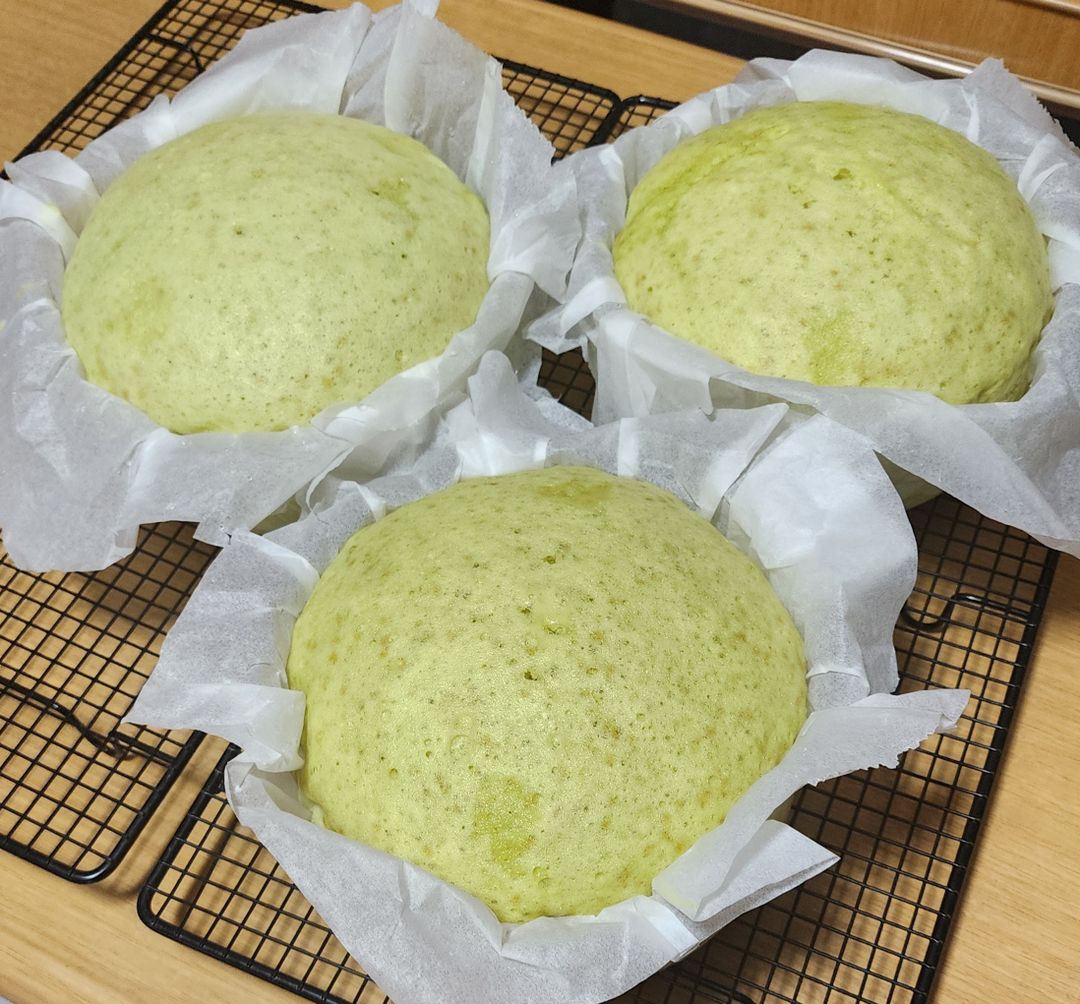 Pandan steamed egg cake! 7 inch