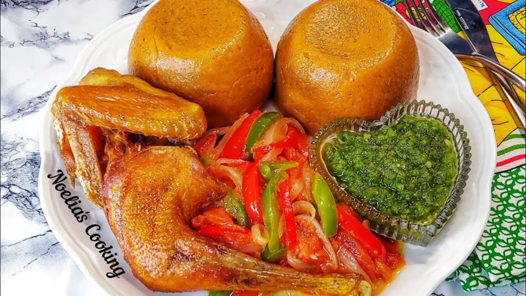 Pâte rouge au poulet - BAR RESTAU CHEZ DAGAN