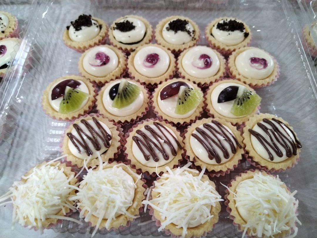 Tart Cheese Mix With Fruits