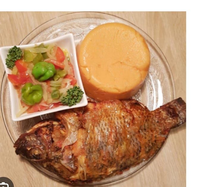 Pâte rouge + Poisson - ATTIEKE DEKOUNGBE