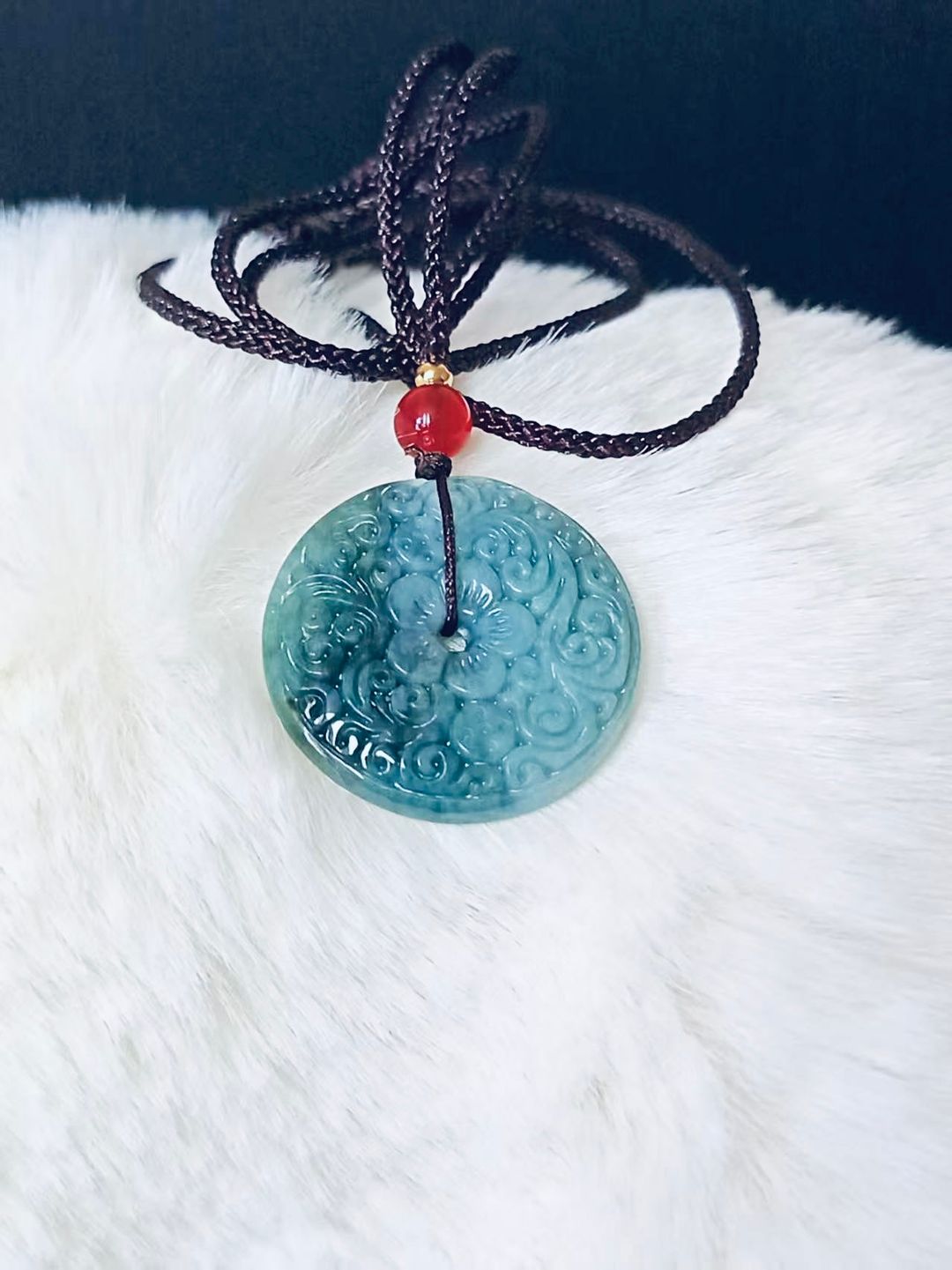 BLUE WATER JADEITE - DONUT CARVING 