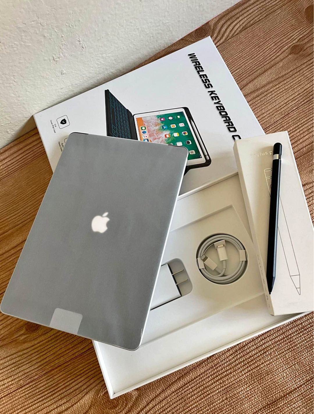 Apple iPad 9ᵉ Génération (Open Box) + Clavier & Stylet ✨ – Seulement 