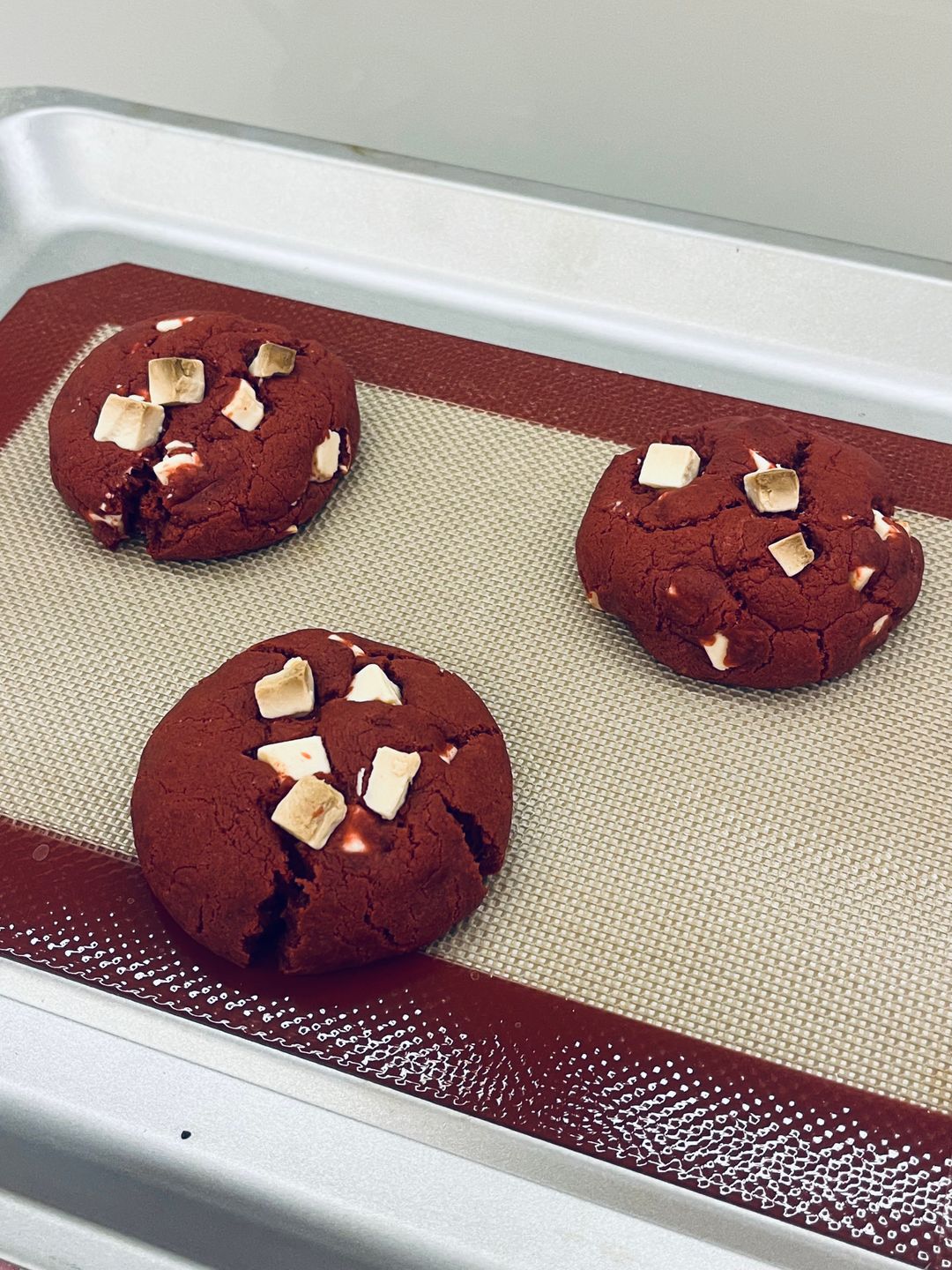 Red Velvet Stuffed Cookies