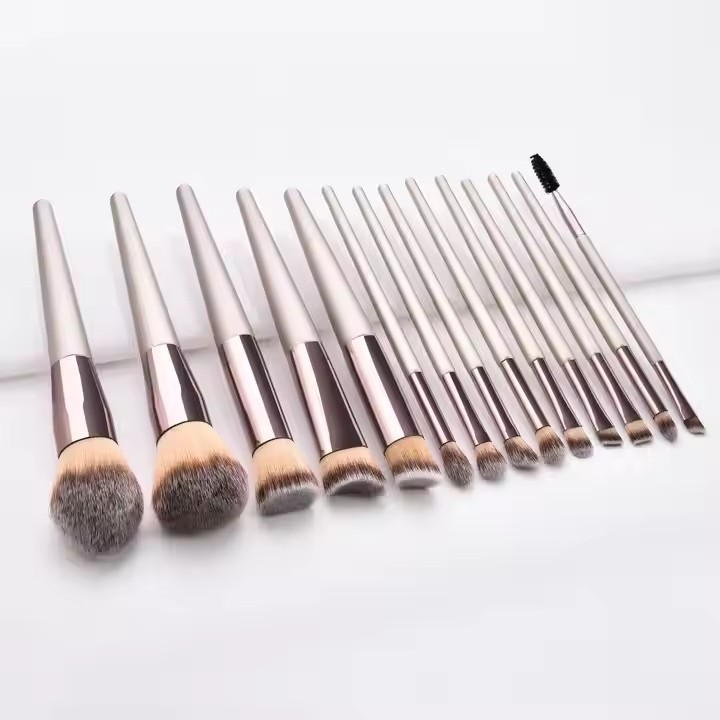 مجموعة فرش تجميل بمقبض شامبانيا عالية الجودة تتكون من 14 قطعة