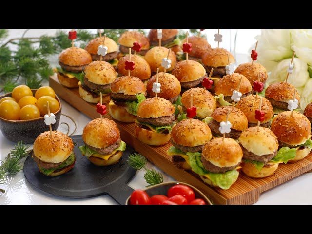 22 Mini Burgers
