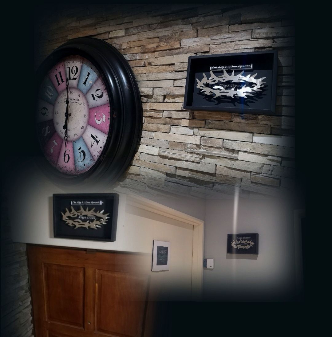 "KING'S CROWN" Wall Mounted Box Options View. 