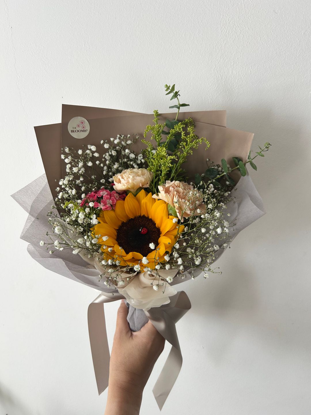 Medium Bouquet (3 Main Flowers)