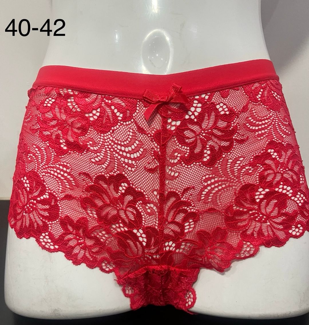 Shorty tout en dentelle 