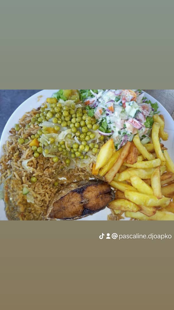 Riz + frite+poisson Chez UTB 