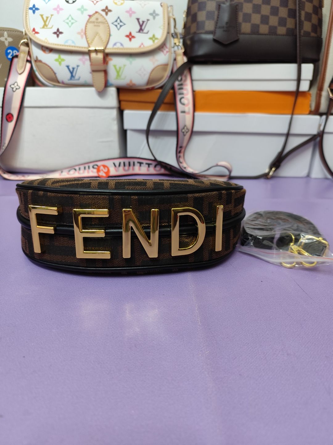 Bolsos FEN, media luna marrón clásico 