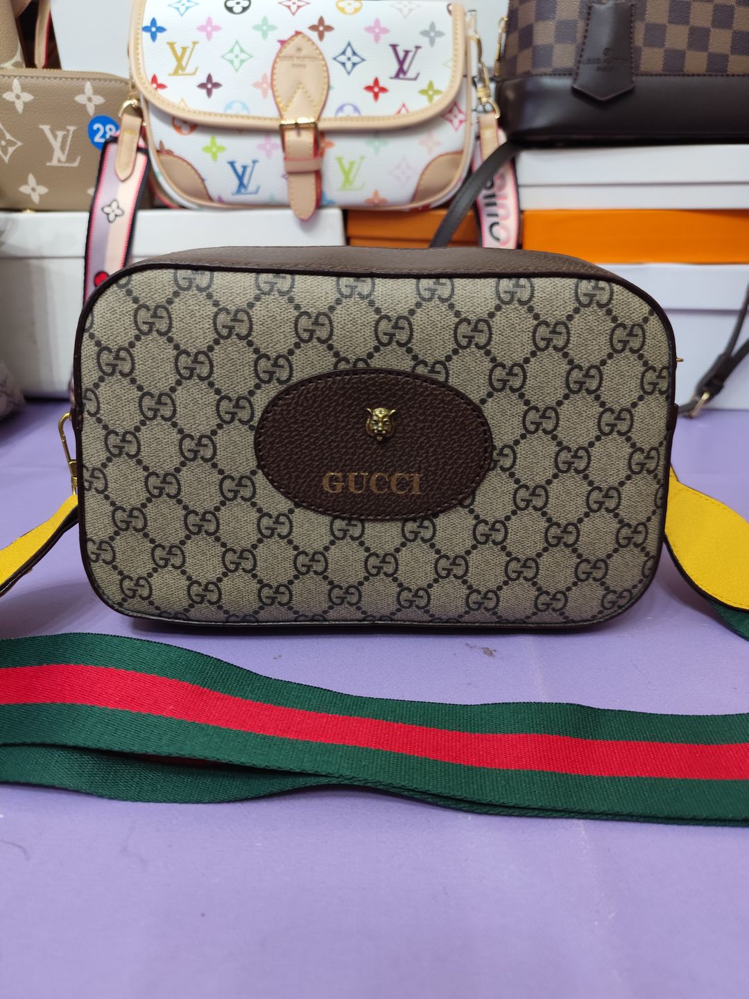 Bolsos GG, correa roja, verde y amarillo.