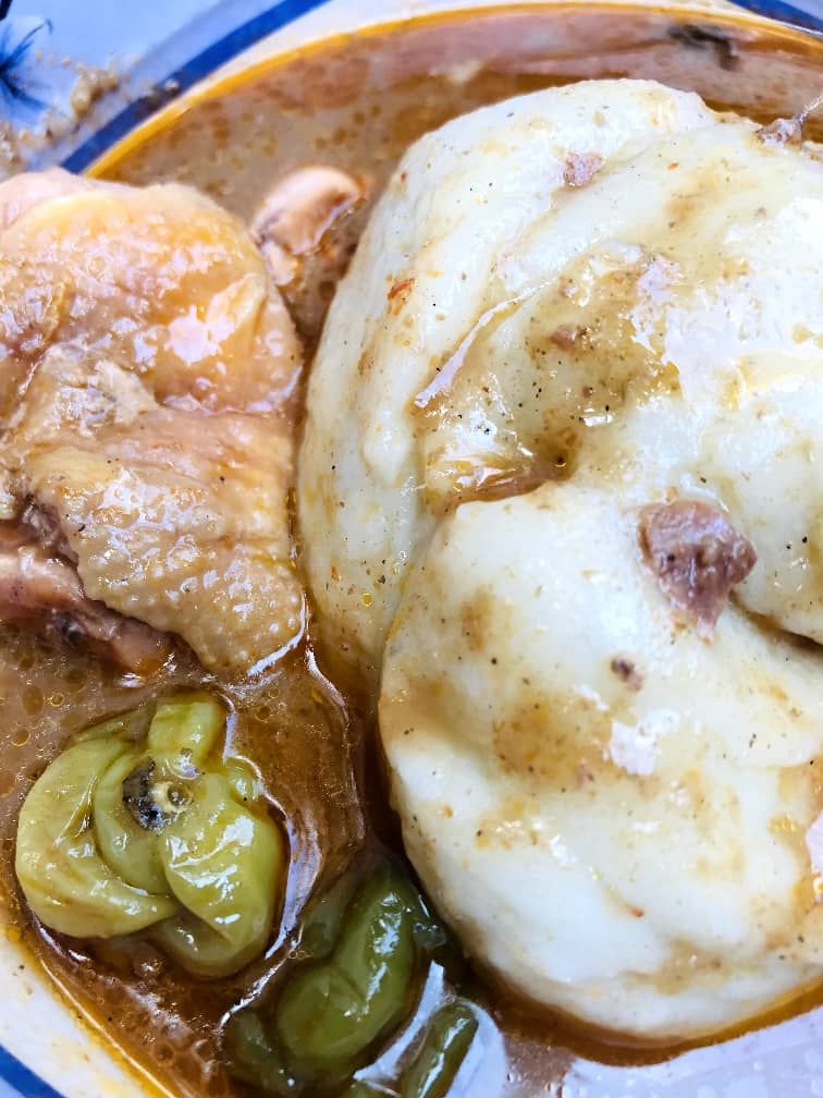 Fufu+sauce d'arachide+viande de poulet