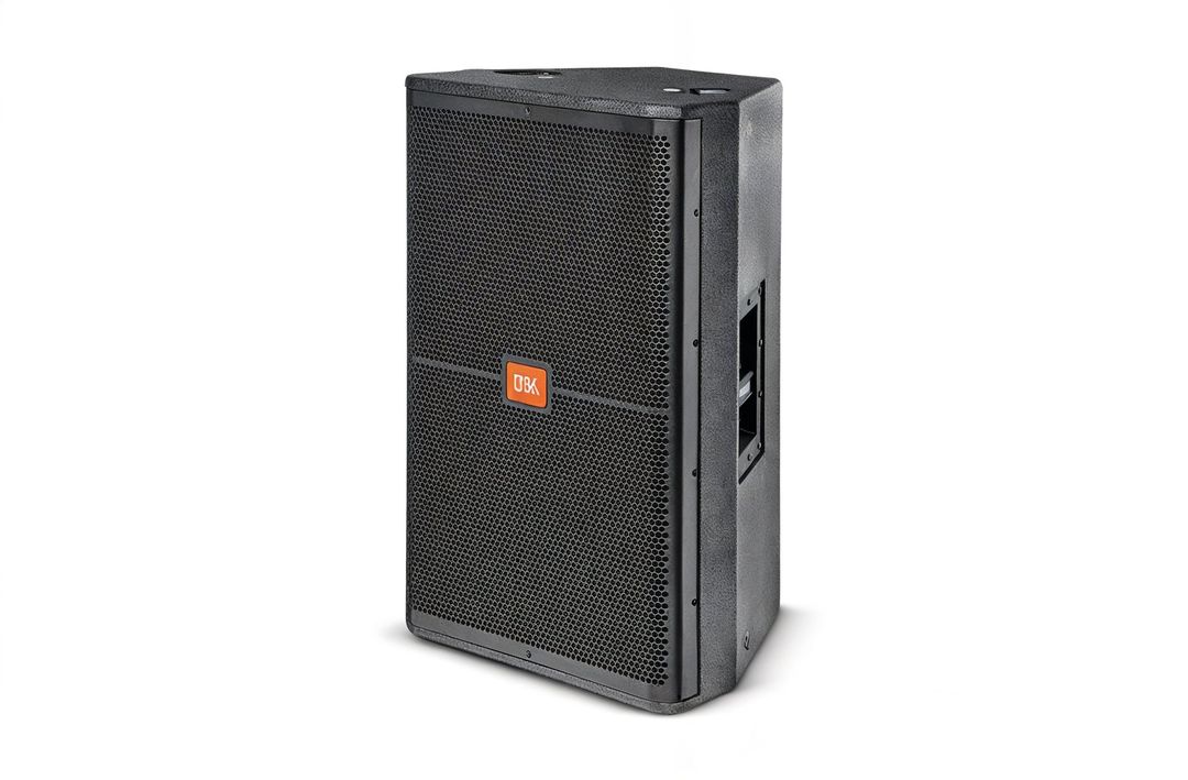 Le JBL SRX715