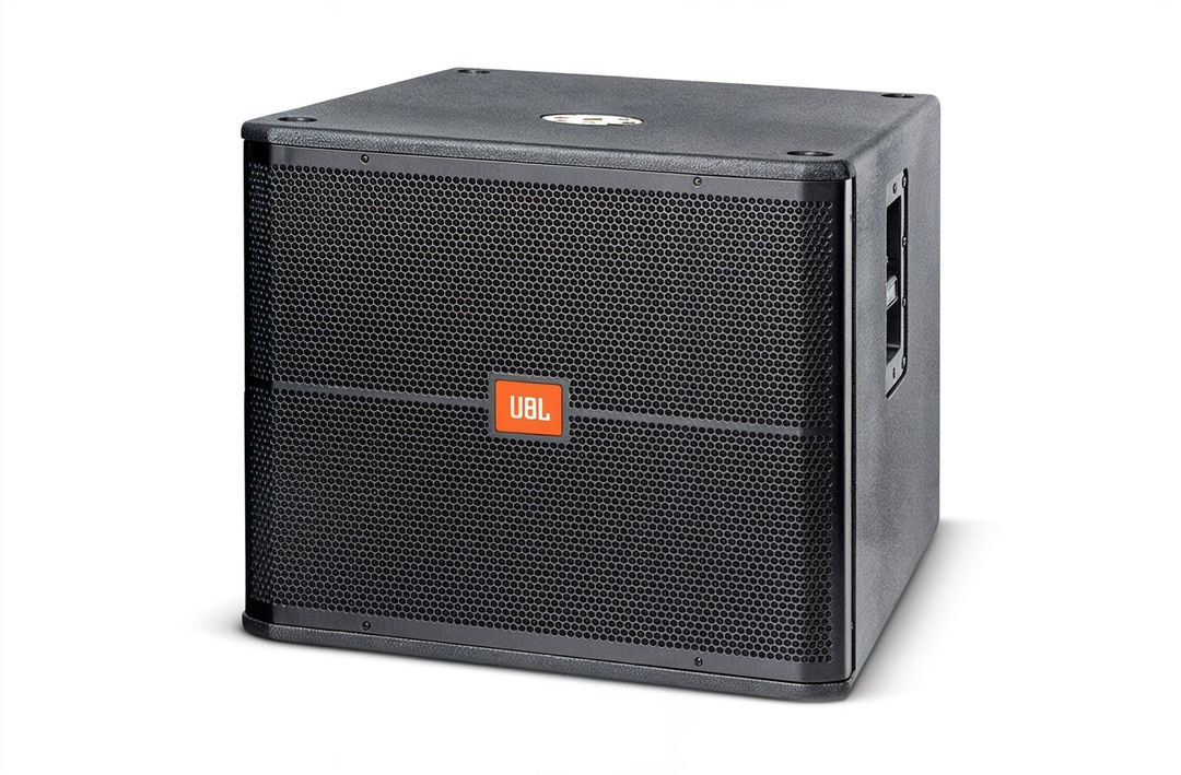 Le JBL SRX718S
