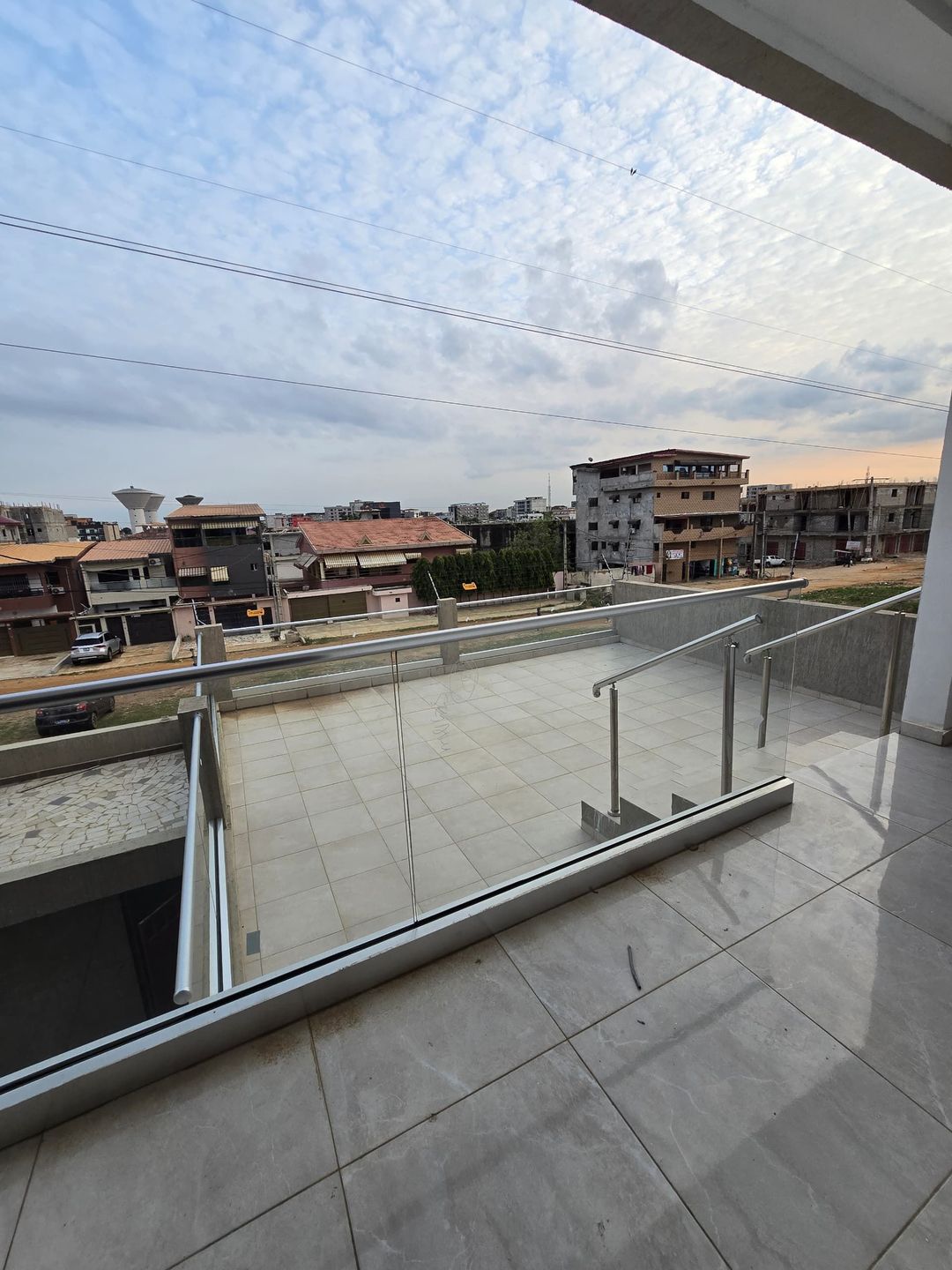 Cocody_Cité SIR | Duplex de 8 pièces | 240 millions  CFA | + de détails en description 