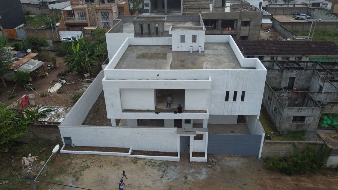 Riviera_Abbata | Duplex de 6 pièces livré en semi fini | 150 millions CFA | + de détails en description 