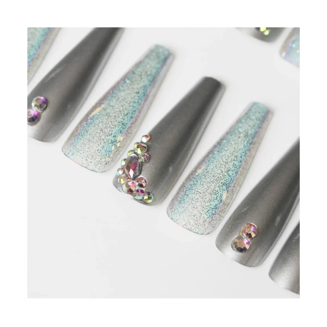 SET DE UÑAS 30 U GOMA Y STICK PLATEADO/METAL (6936505140719)