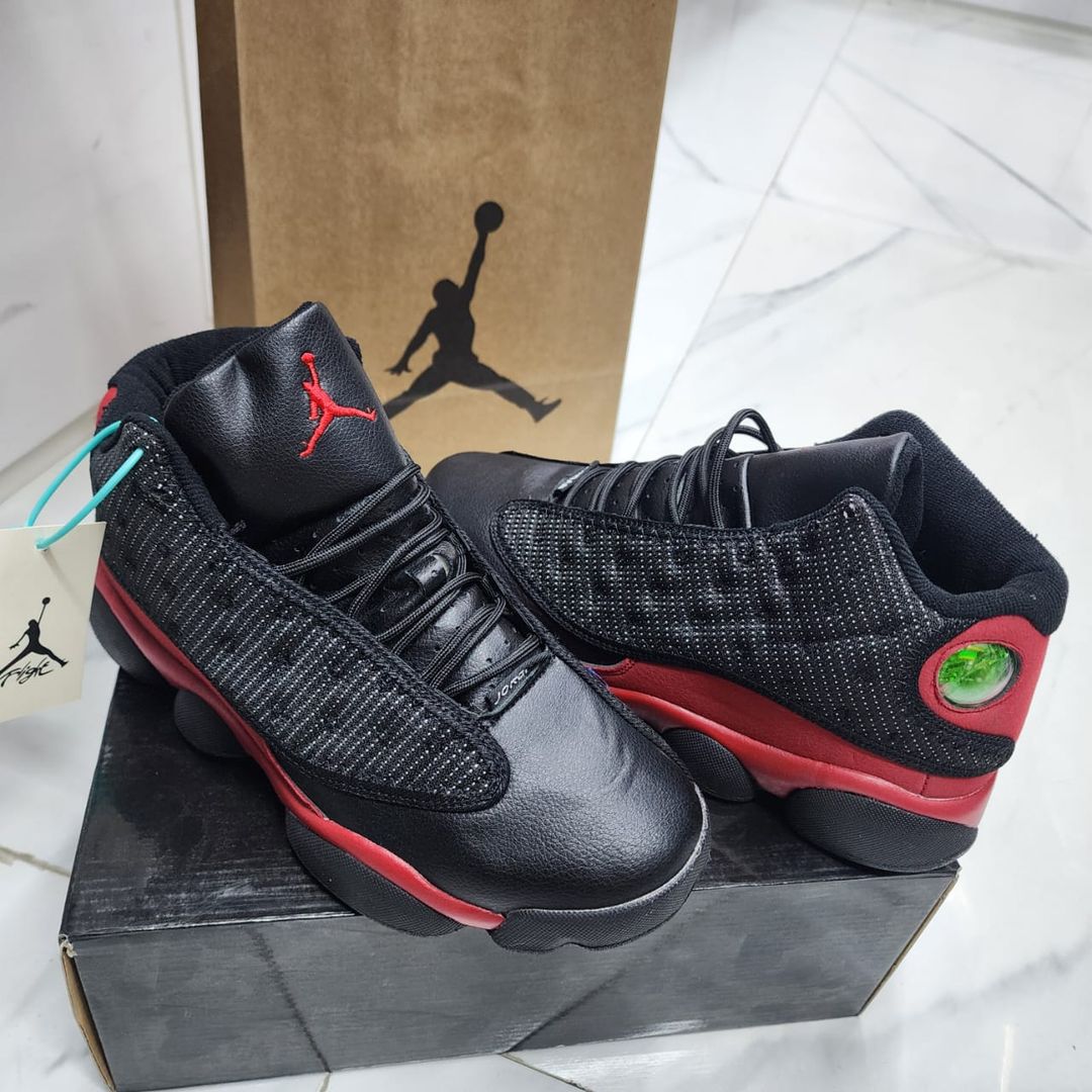 Jordan 13 - black / red