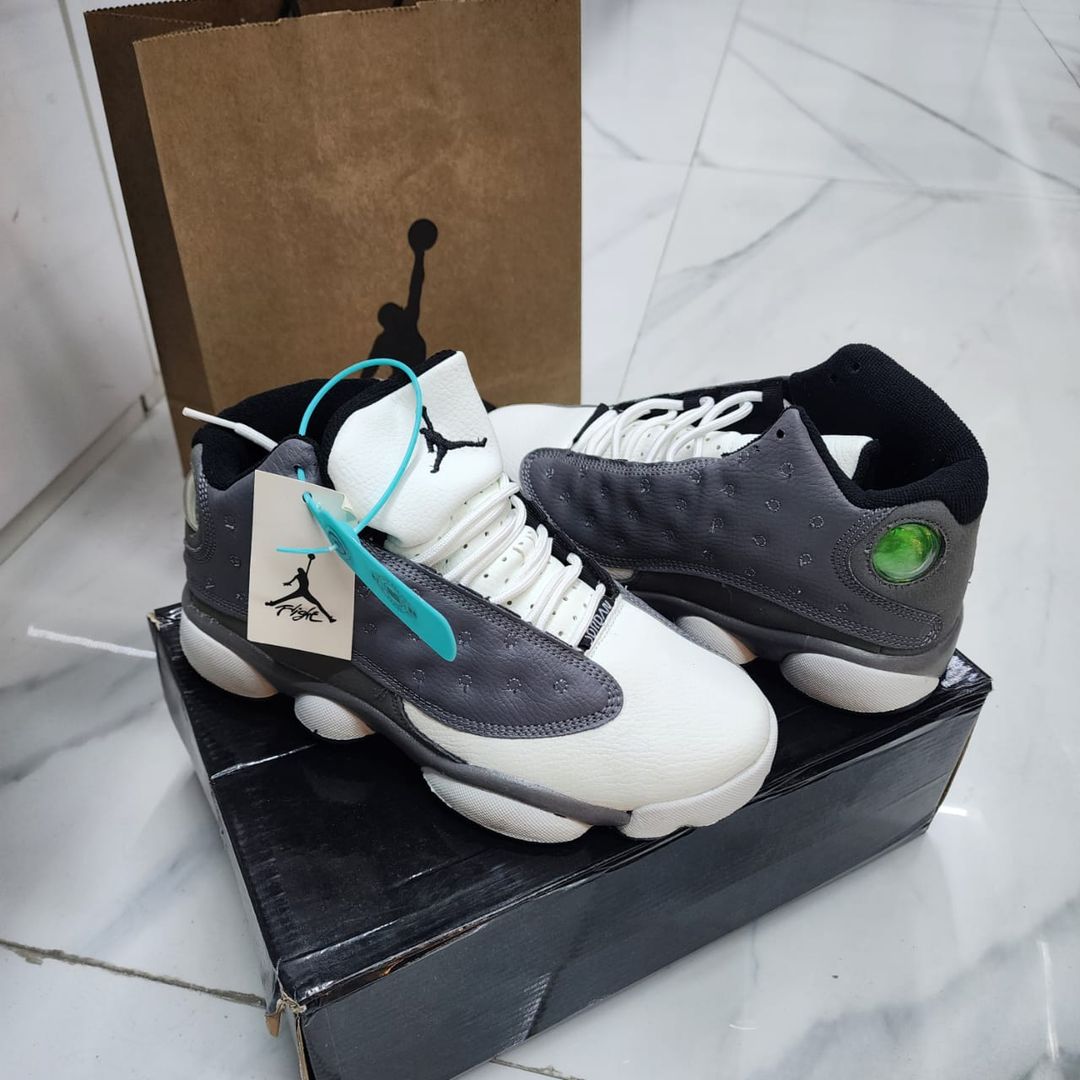 Jordan 13- gray