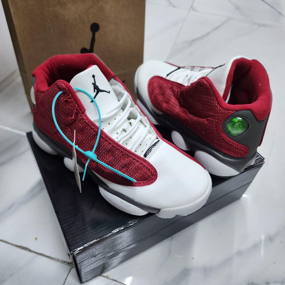 Jordan 13- Red