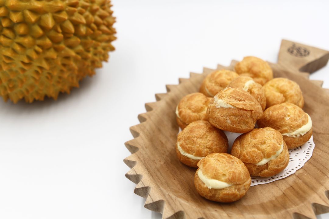  D24 Durian Puff (Box of 10)
