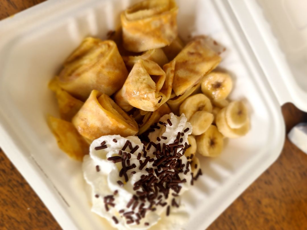 Crepes (banane, creme chantilly)