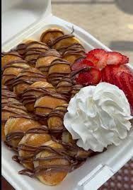 Mini crepes(fruit du jour,chantilly)