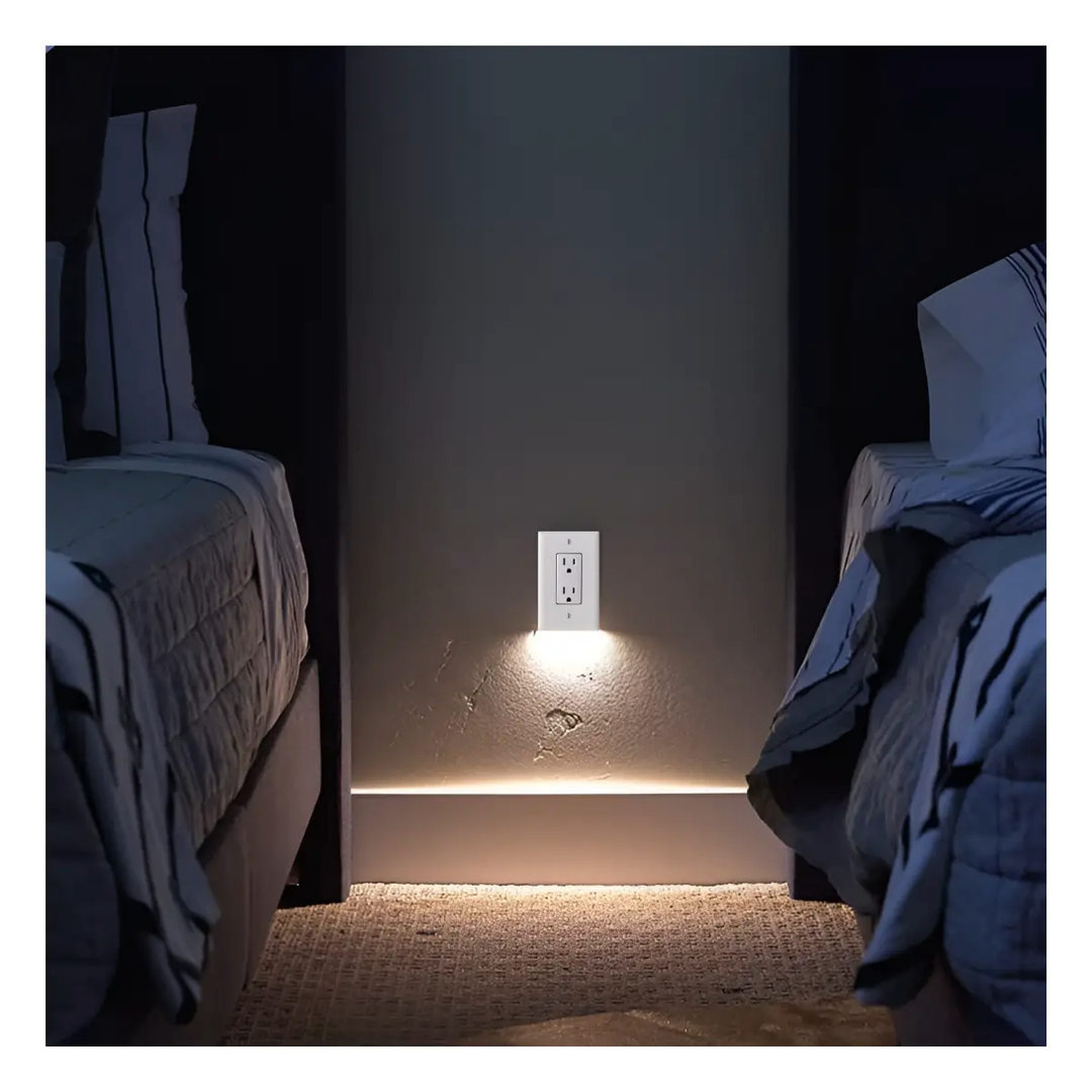 TAPA TOMACORRIENTE C/SENSOR Y LED BLANCO CUADRADO