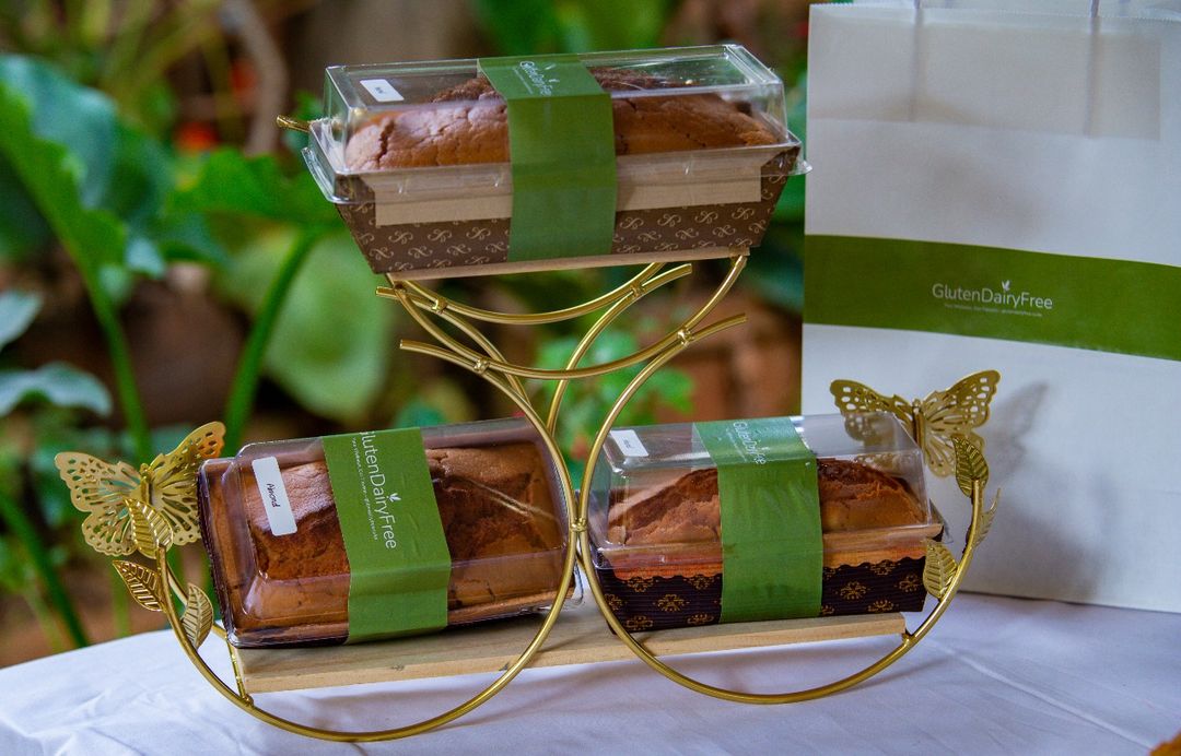 Small Almond Tea Cake 