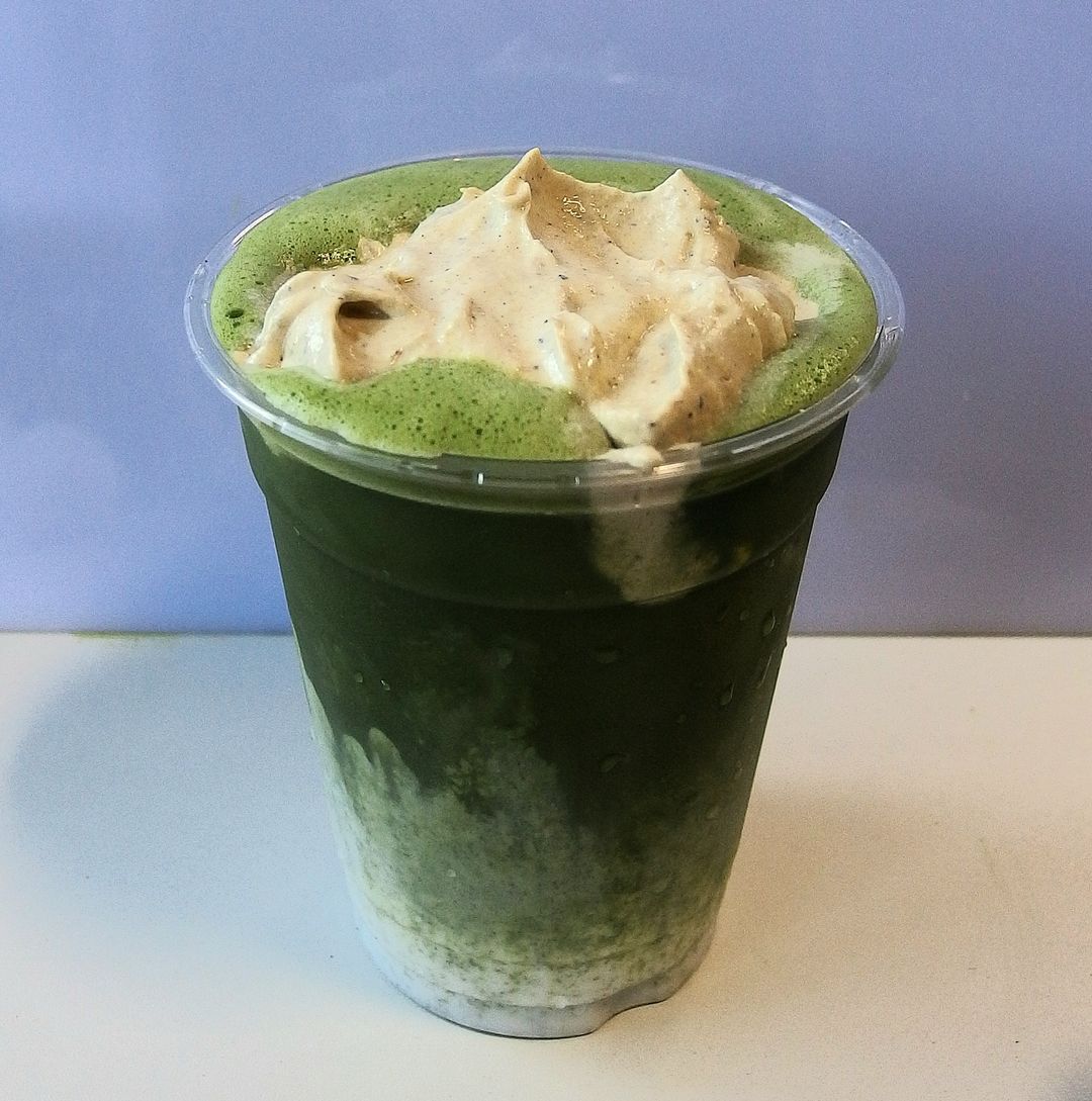 Roasted pistachio cold foam w/ matcha latte