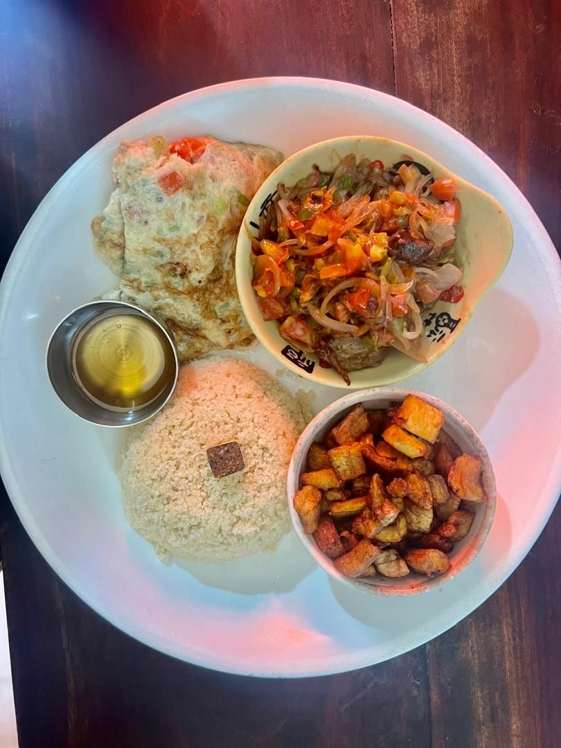 Garba (Atieké jesier et omelette) Flora Food