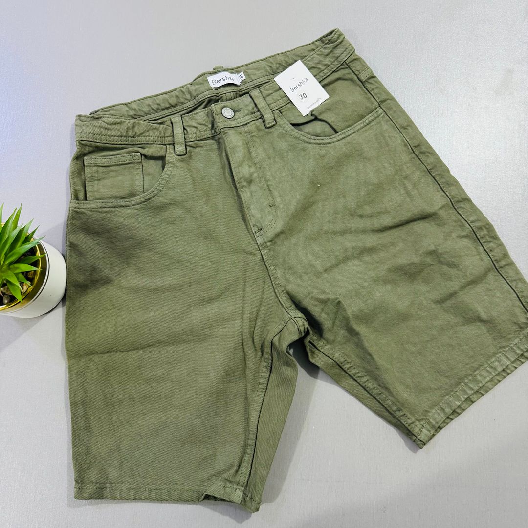 JEANS SHORTS BERSHKA - ARMY GREEN 