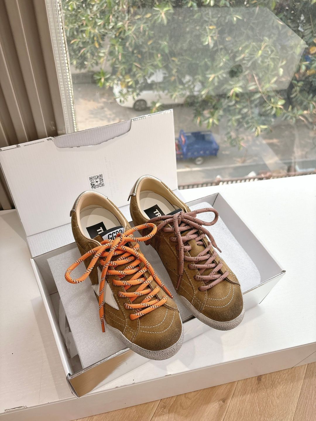 True-Star in Tobacco-colored Suede