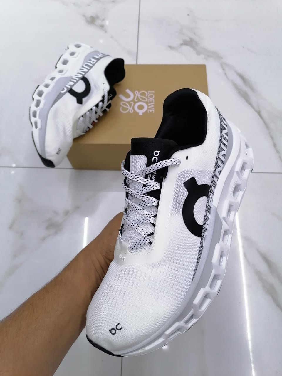 OnCloud Monster - White / Gray