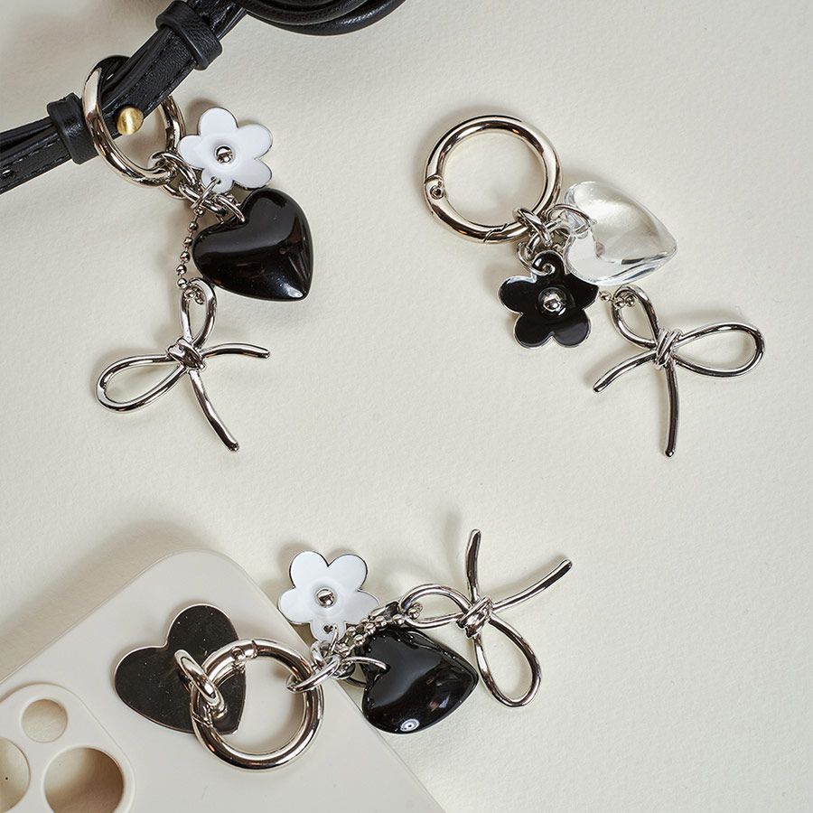 Hei - Daisy Heart Keyring - Black