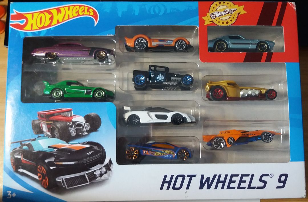 Hotwheels 9 Pack Gift Set