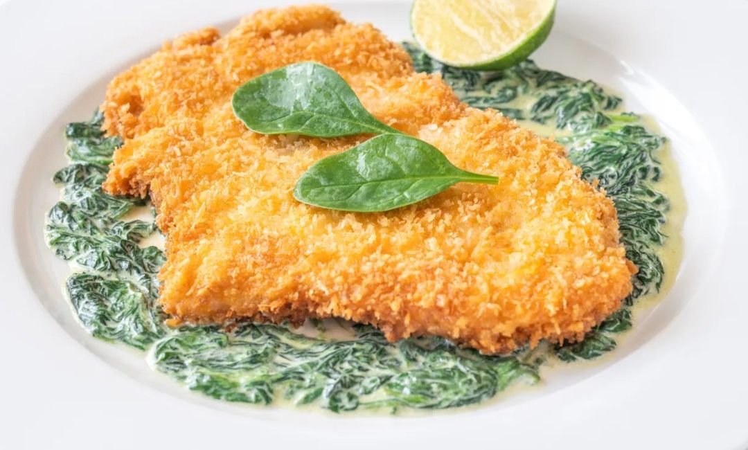 Pollo empanizado a la napolitana