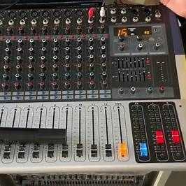 MIXER AMPLIFIÉ YAMAHA KV‑120 (12 CANAUX)