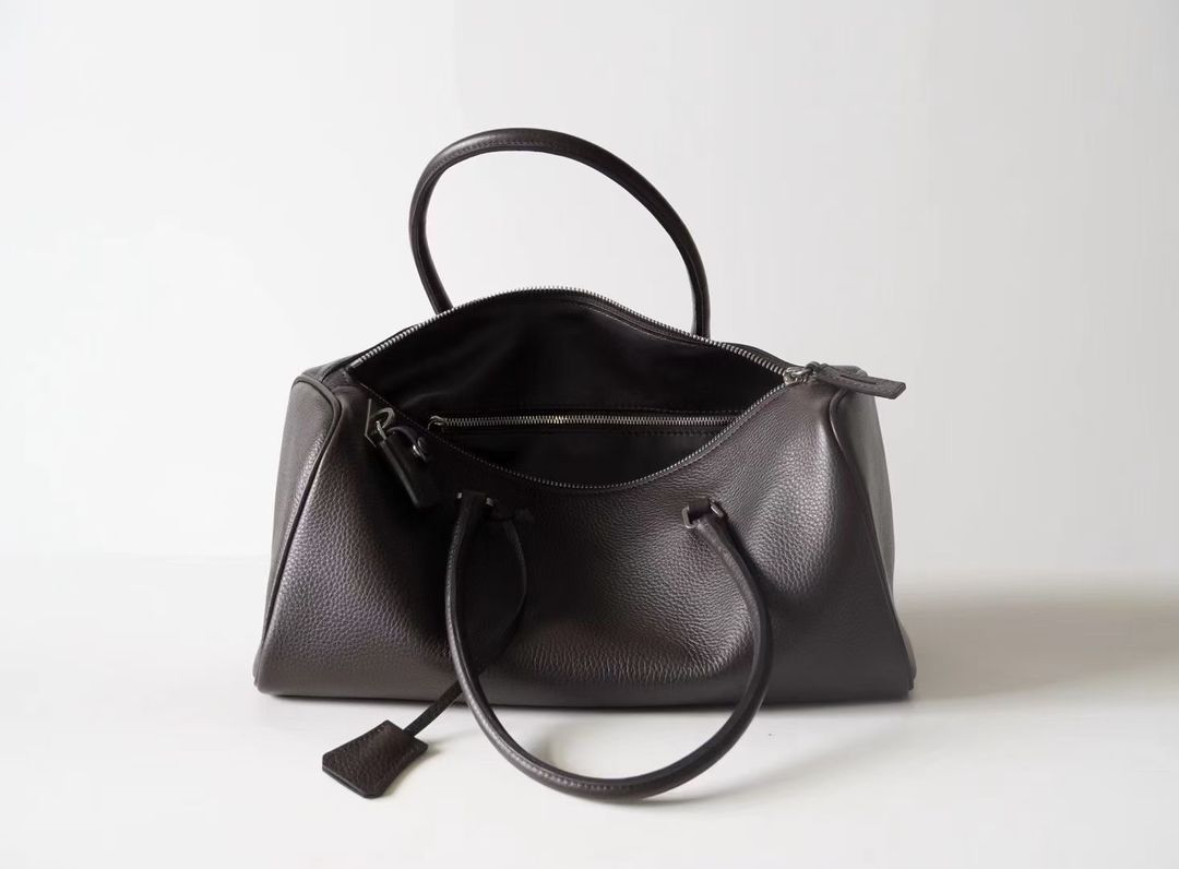 [Preorder] P Tote Shoulder Bag