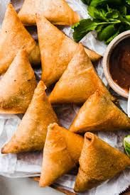 3 Samosas (Chicken or Mince)