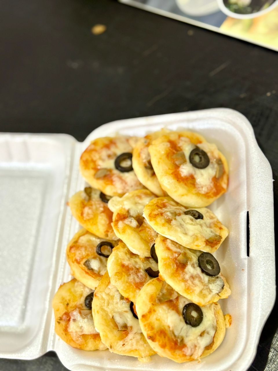 40 Mini Pizzas