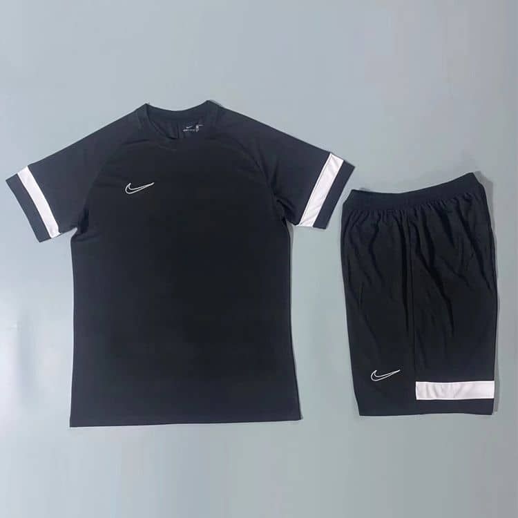 Nike training kit 
