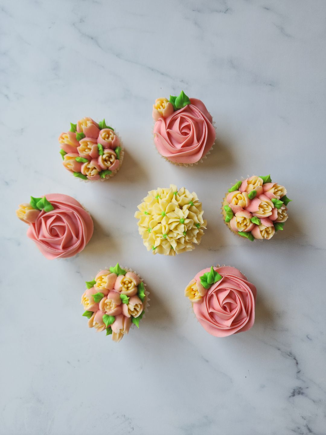 Classic Bouquet- 12 Cupcakes 