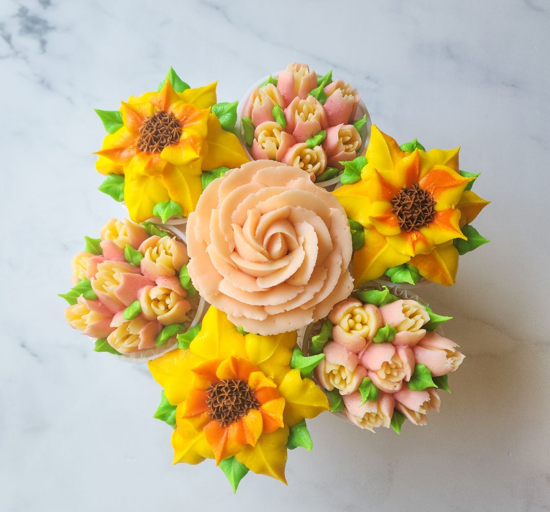 Lilayi Bouquet - 7 Cupcakes