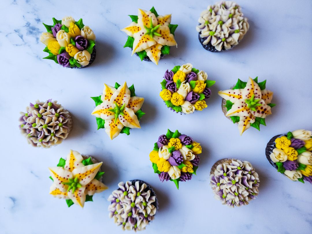 Induli Bouquet - 12 Cupcakes 
