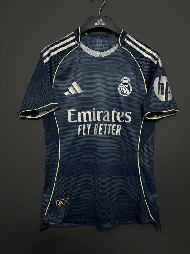Maillot de Réal Madrid (Version Pro & Supporteurs) Dispo