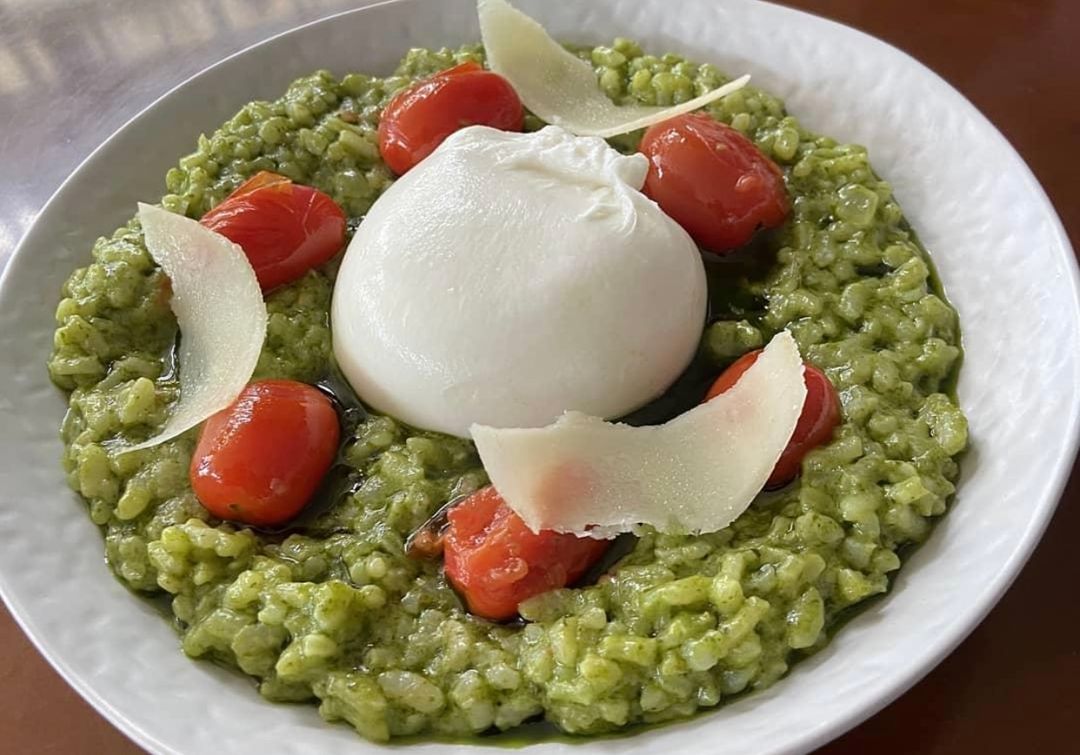 Pesto capri y Burrata 